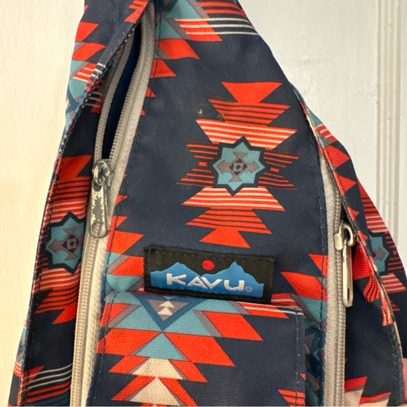 KAVU Rope Sling Bag - Southwestern Aztec Pattern Multi Color Large - Picture 2 of 4